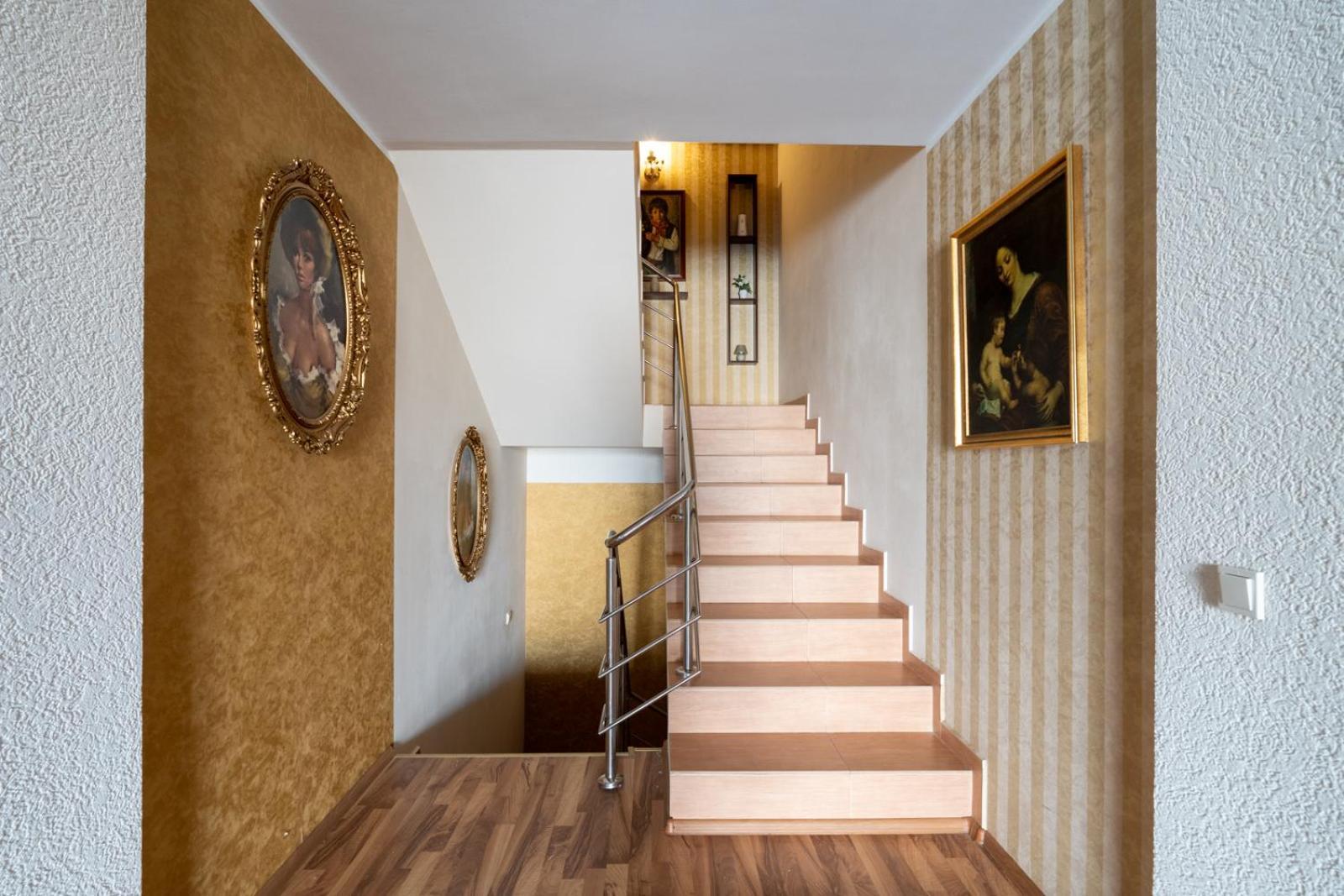 Faraway Aparthotel Near Vienna Airport With Anytime Self Check In Bruck an der Leitha Eksteriør billede